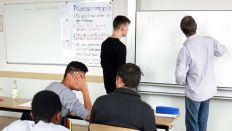 Matheunterricht in der Sekundarschule, Lehrer Bachmann und Schüler des Grundkurses Mathematik 10. Klasse (Bild: G. Heuser, rbb-Inforadio)