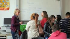 Klassenlehrerin Lehnen in der 10d (Bild: G. Heuser, rbb-Inforadio)