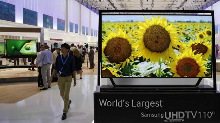 Ein Ultra-HD-Fernsehgerät in den Messehallen auf der IFA 2013 (Bild: imago Ein Ultra-HD-Fernsehgerät in den Messehallen auf der IFA 2013 (Bild: imago