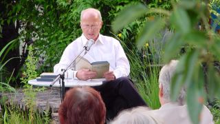 Harald Arnold - "In Gärten Lesen" - Foto: rbb Inforadio/Judith Kochendörfer