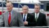 Die früheren US-Präsidenten Georg Bush und George W. Bush sowie Jeb Bush (Foto: dpa)