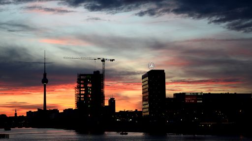 Die Berliner Skyline vor dem Abendhimmel am 02.06.2014, Foto: dpa