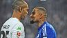 Kevin Prince Boateng (Schalke 04) bei einer Diskussion mit Naldo (Wolfsburg) (Bild: imago)
