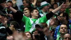 Fans des VfL Wolfsburg (Bild: dpa) Fans des VfL Wolfsburg (Bild: dpa)