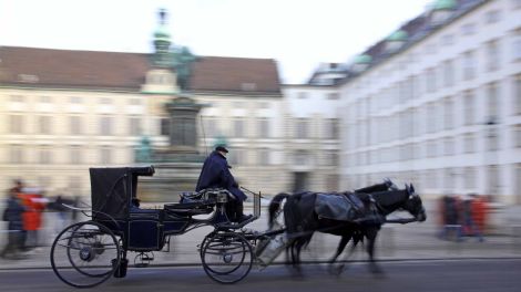 Fiaker (Pferdekutschen) sind beliebte Transportmittel für Touristen - Foto: Colourbox