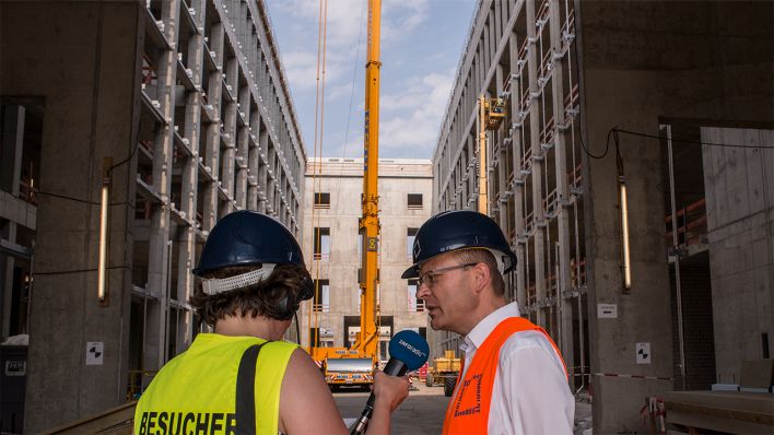 Humboldt-Forum - Annette Miersch spricht mit Johannes Wien (Bild: Dieter Freiberg)