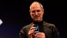 Steve Jobs präsentiert das erste iPhone (Foto: dpa)