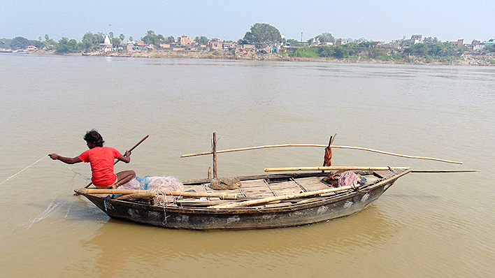 Fischer auf dem Ganges (Foto: Sandra Petersmann)