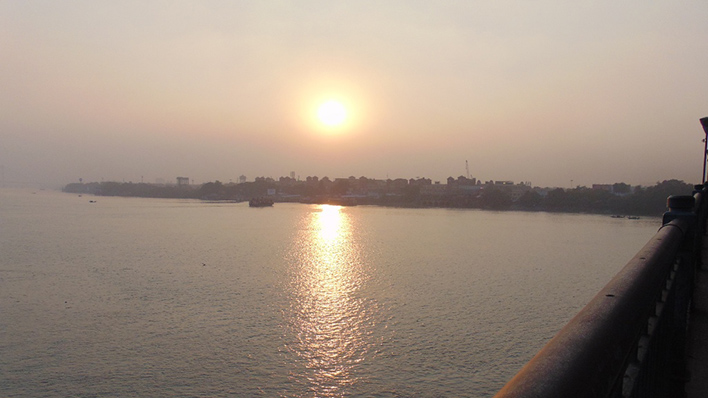 Sonnenuntergang auf der Howrah-Brücke (Foto: Sandra Petersmann)