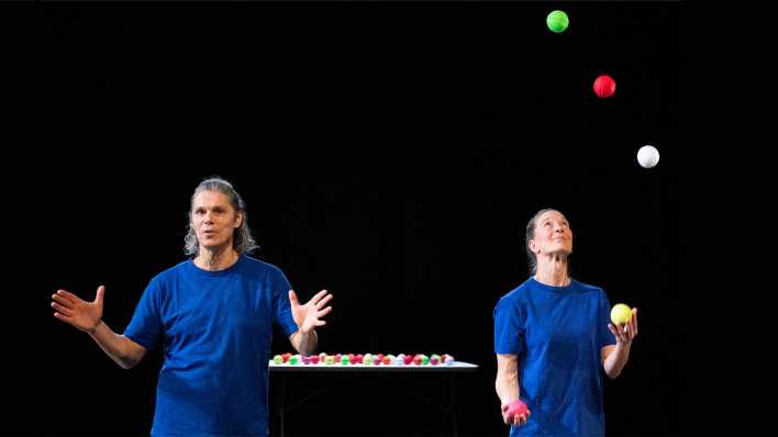 Chamäleon Theater | Gandini Juggling: The Games We Play © Elliot Franks