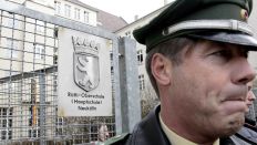 Berliner Rütli-Schule unter Polizeischutz (Quelle: dpa) Berliner Rütli-Schule unter Polizeischutz (Quelle: dpa)