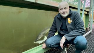 Jörn Gessner, der Vater der Störe vom Leibnitz-Institut für Gewässerökologie und Binnenfischerei(IGB) Berlin(Bild: rbb/F.Rößler)