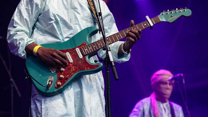 Symbolbild: Eine Tuareg Band aus der Sahara spielt am 13.07.2023 in London