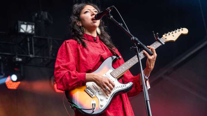 Archivbild:Shana Cleveland bei einem Auftritt am 04.09.2022.(Quelle:picture alliance/AP/Invision/A.Harris)