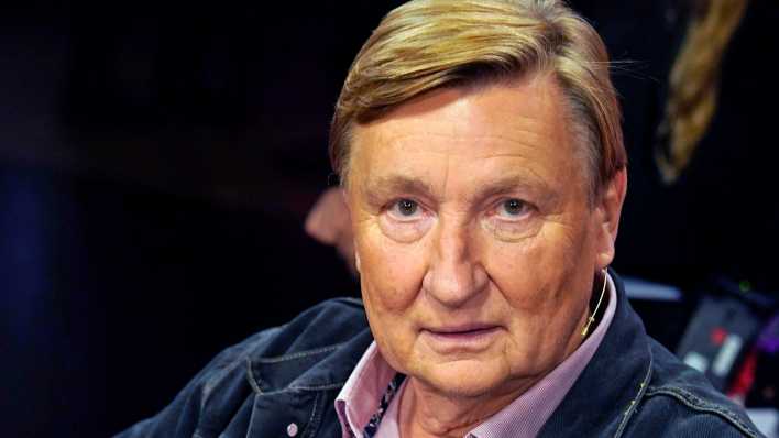 Archivbild: Ulli Zelle bei der Aufzeichnung der MDR/rbb-Talkshow 'Riverboat' im Studio A im RBB-Fernsehzentrum am 09.09.2022. (Quelle: picture alliance/Thomas Bartilla/Geisler-Fotopres)